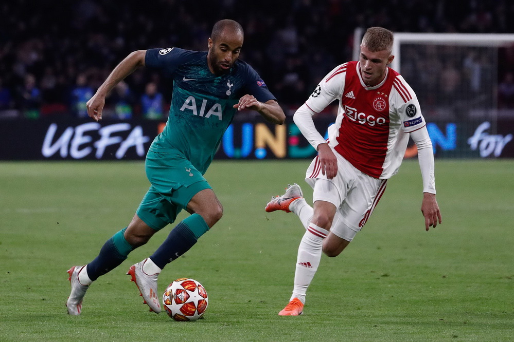 世俱杯决赛-阿贾克斯客场大胜,晋级淘汰赛