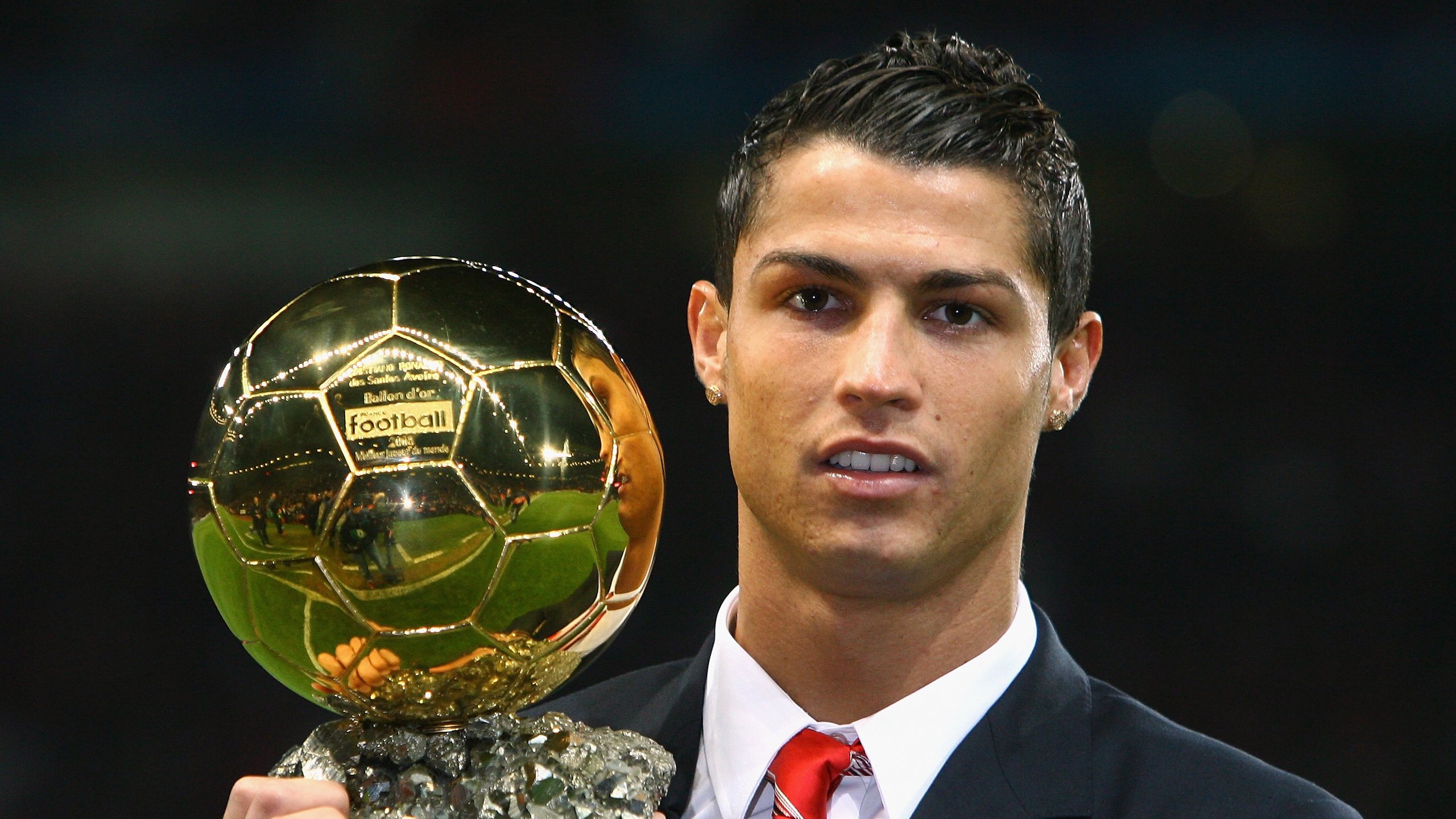 世俱杯决赛-维尼修斯绝杀救主，AC米兰压哨险胜埃及