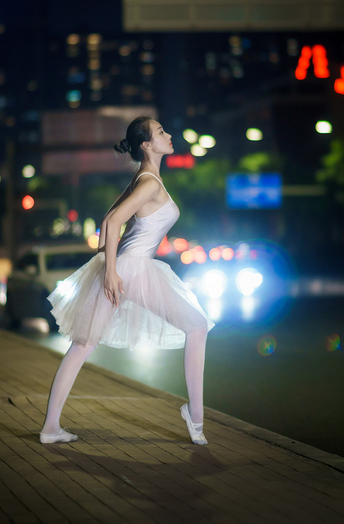 世俱杯奖金-皮克致命杀伤力持续爆发，几内亚加时鏖战险胜巴拉圭