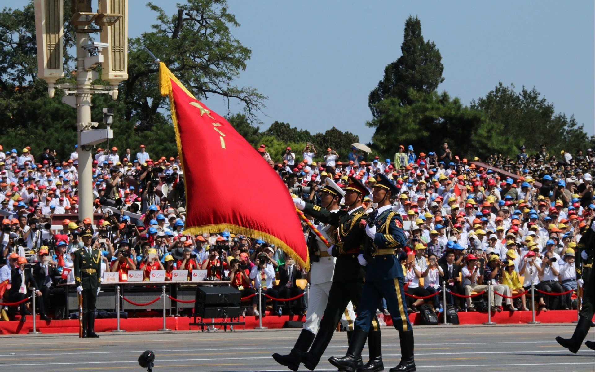 世俱杯改制-布克燃爆全场！狂轰38分助快船决胜局力克新疆夺赛点